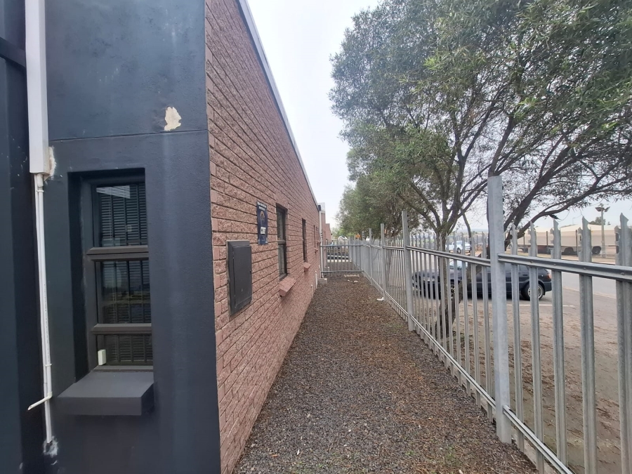 To Let Commercial Property for Rent in Fisantekraal Western Cape